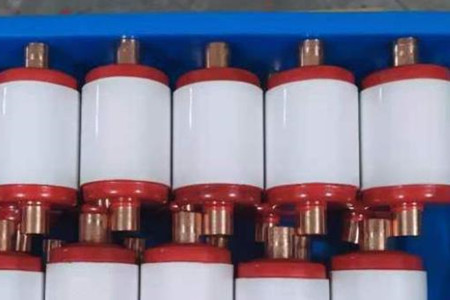 真空滅弧室的結(jié)構(gòu)、工作原理、特點(diǎn)以及應(yīng)用