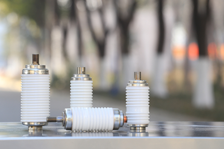 真空開關(guān)管接觸點(diǎn)選什么材質(zhì)好？一般為銅合金！